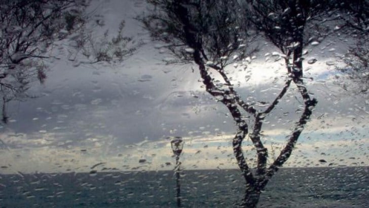 Cod roșu de ploi. Miercuri, cursurile se opresc în județul Constanța. Cod roșu de ploi. Miercuri, cursurile se opresc în județul Constanța.