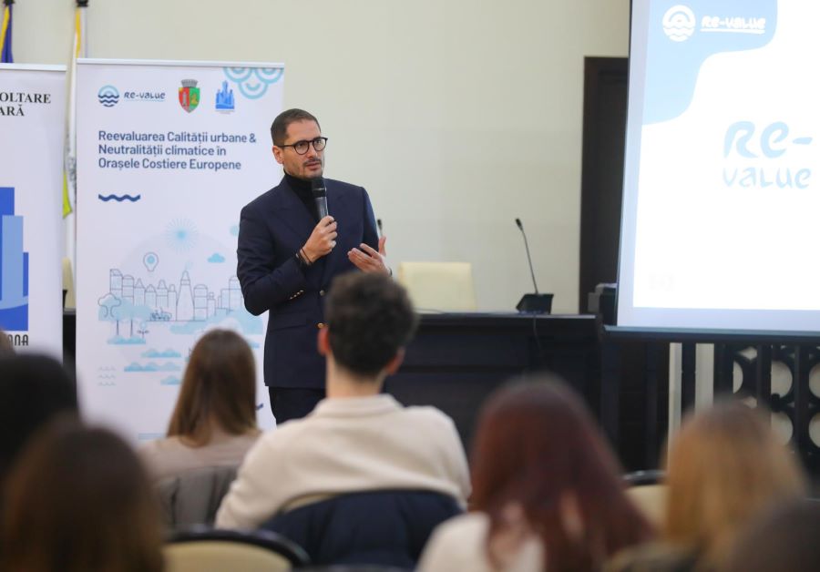 55 de elevi constănțeni au luat parte la workshopul Innovation Camp din proiectul Re-Value 55 de elevi constănțeni au luat parte la workshopul Innovation Camp din proiectul Re-Value