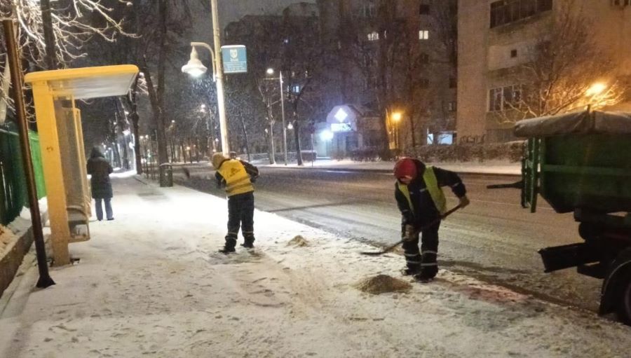 Polaris intervine în Constanța: material antiderapant și trotuare curățate Polaris intervine în Constanța: material antiderapant și trotuare curățate