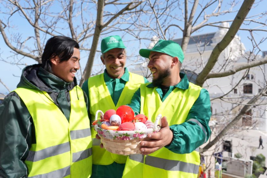 Minune la Polaris: Hristos a înviat! Minune la Polaris: Hristos a înviat!