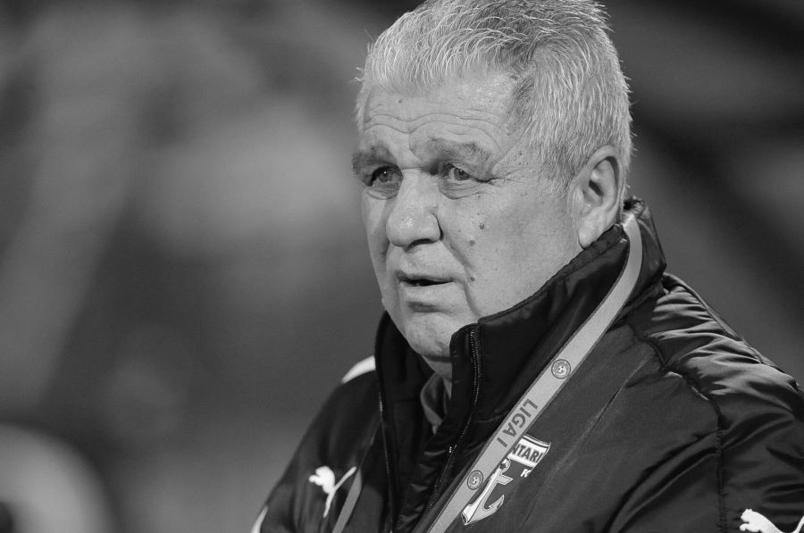 A murit Florin Marin, fostul antrenor al echipei Farul Constanța. A murit Florin Marin, fostul antrenor al echipei Farul Constanța.