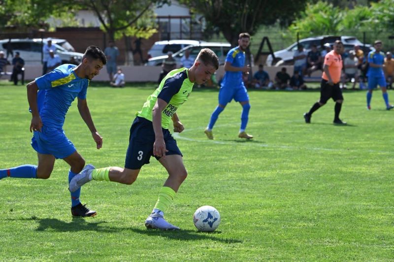 Meci caritabil organizat pe stadionul Iftimie Ilisei din Medgidia: detalii surprinzătoare! Meci caritabil organizat pe stadionul Iftimie Ilisei din Medgidia: detalii surprinzătoare!