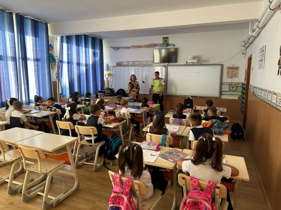 Poliția din Constanța continuă lupta împotriva violenței în școli! Poliția din Constanța continuă lupta împotriva violenței în școli!