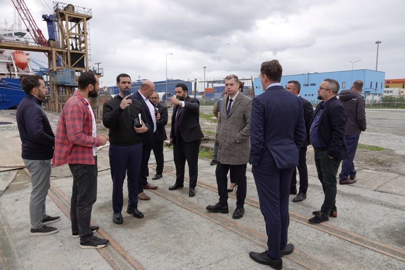 Investitori din Abu Dhabi, interes pentru dezvoltarea Portului Constanța din România Investitori din Abu Dhabi, interes pentru dezvoltarea Portului Constanța din România