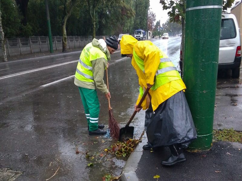 Echipajele Polaris, prezente pe teren în timpul codului roșu de ploi din Constanța Echipajele Polaris, prezente pe teren în timpul codului roșu de ploi din Constanța