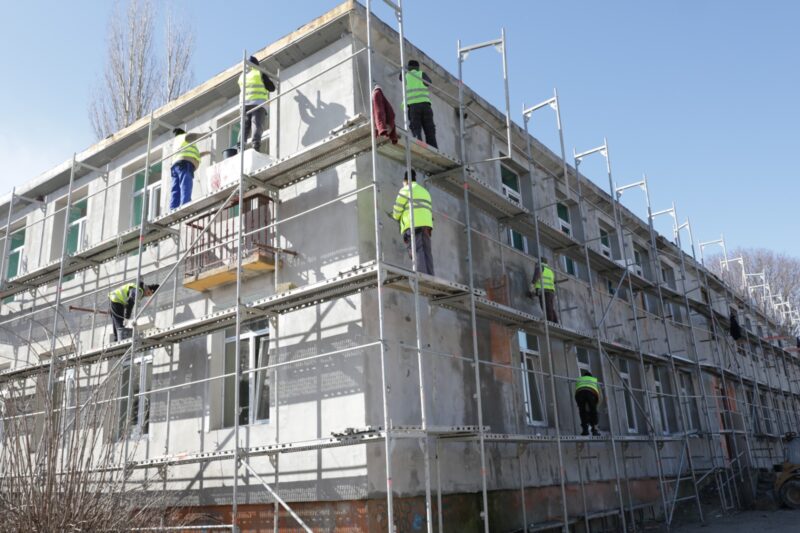 Primăria Constanța anunță progrese semnificative în modernizarea școlilor.